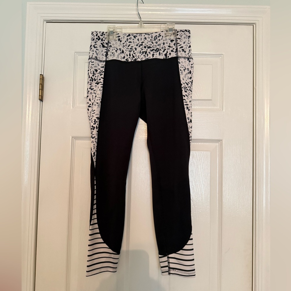 Apana Black and White Animal Print Leggings